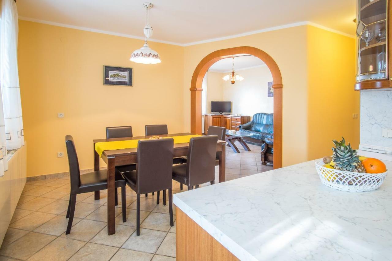Apartman Cubranic Apartment Връбник Екстериор снимка